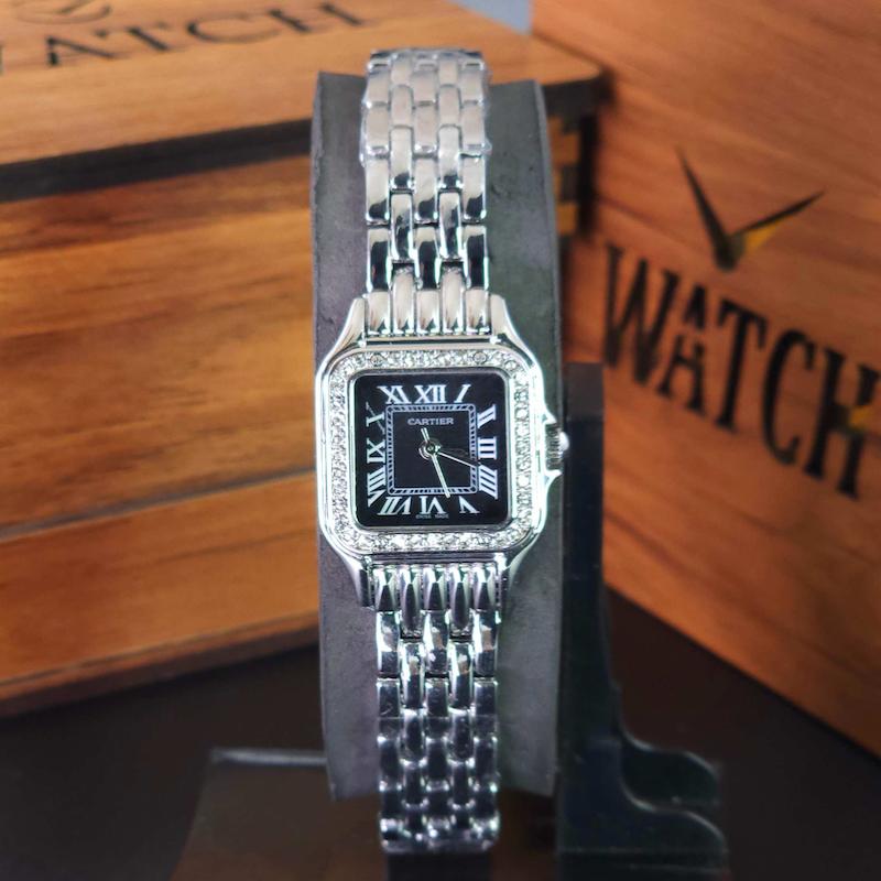 ساعت مچی زنانه کارتیر CARTIER با موتور ژاپنی ، انتخابی شیک برای استایل های خاص ، سایز یک کد 3233