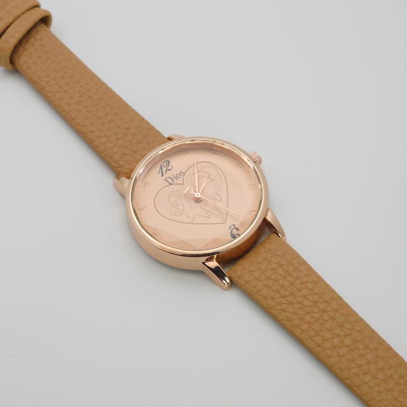 ساعت مچی زنانه دیوس Dios طرح قلب و گل با بند چرم و موتور کوارتز کد 3508