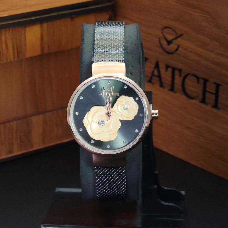 ساعت مچی زنانه نیوی فورس Naviforce NF5013 با موتور کوارتز ژاپن و بند استیل کد 3544