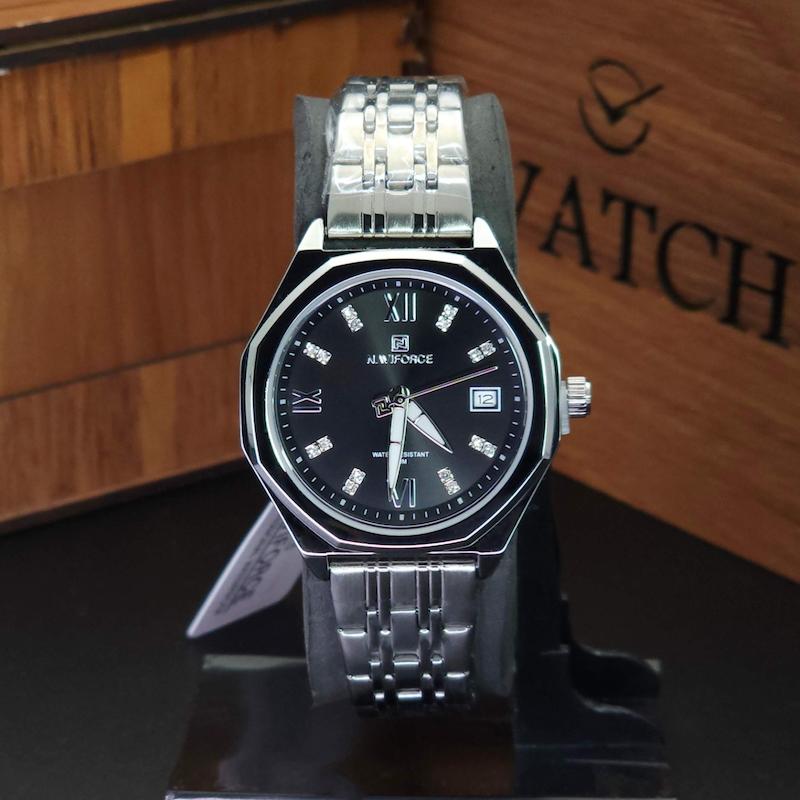 ساعت مچی زنانه نیوی فورس Naviforce NF5052 با موتور کوارتز ژاپن و بند استیل کد 3552