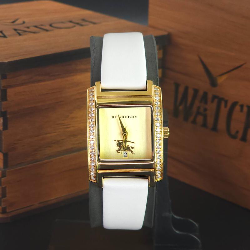 ساعت مچی زنانه بربری Burberry A915 با موتور کوارتز ژاپن و بند چرم کد 3816