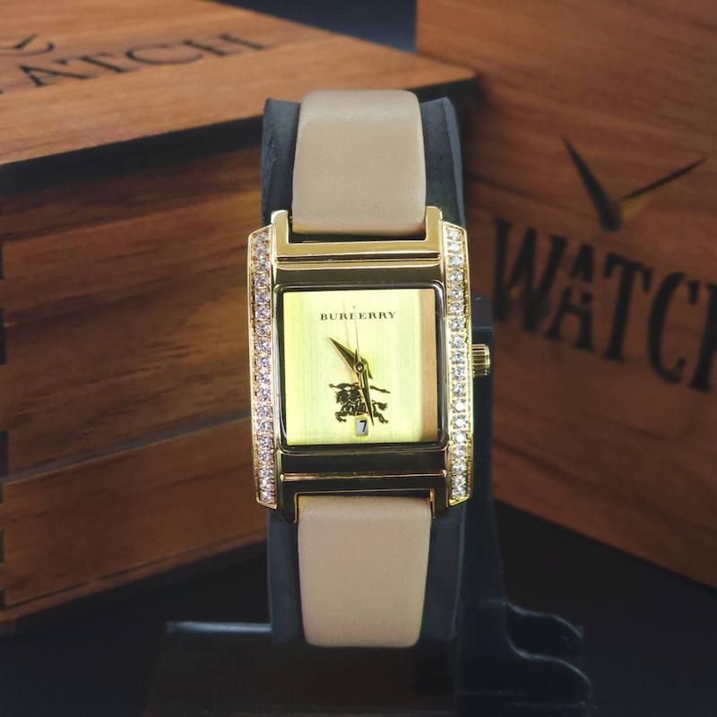 ساعت مچی زنانه بربری Burberry A915 با موتور کوارتز ژاپن و بند چرم کد 3820