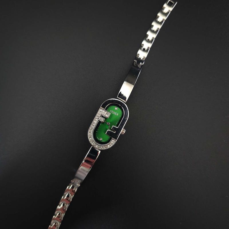 ساعت مچی زنانه فندی Fendi رنگ ثابت استیل316 با موتور کوارتز ژاپن کد 4246