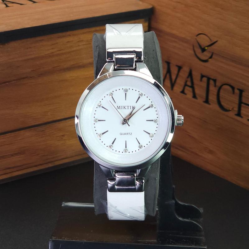 ساعت مچی زنانه میکتیک Miktik طراحی مینیمال مناسب تیپ های کژوال کد 4298