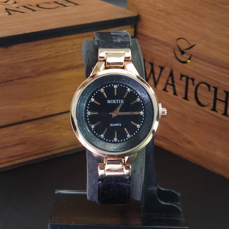 ساعت مچی زنانه میکتیک Miktik طراحی مینیمال مناسب تیپ های کژوال کد 4304