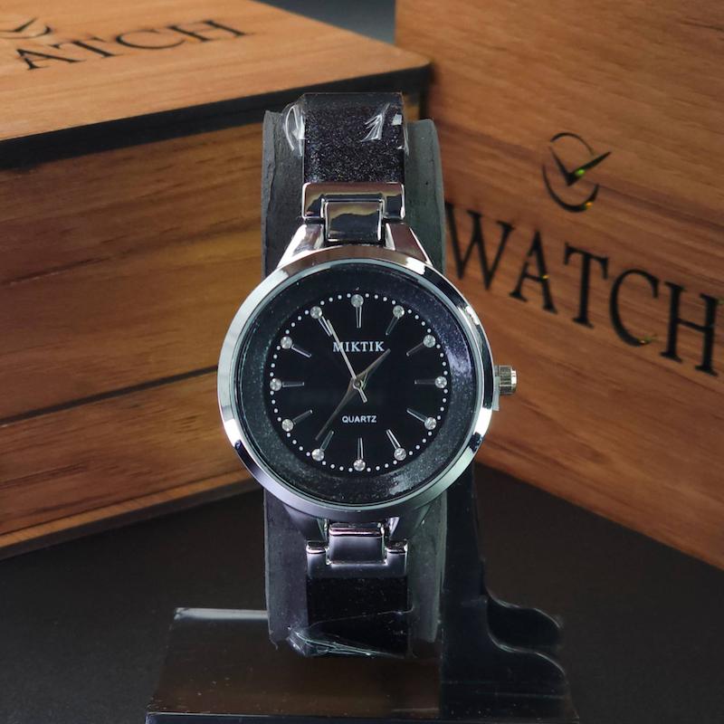 ساعت مچی زنانه میکتیک Miktik طراحی مینیمال مناسب تیپ های کژوال کد 4306