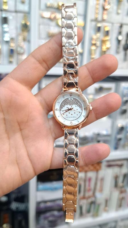 ساعت مچی زنانه دیور Dior موتور کوارتز باکیفیت و طراحی زیبا کد 4547