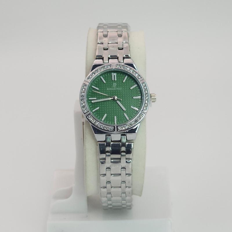 ساعت مچی زنانه اودمار پیگه Audemars Piguet با موتور کواتز و طراحی مینیمال کد 4649