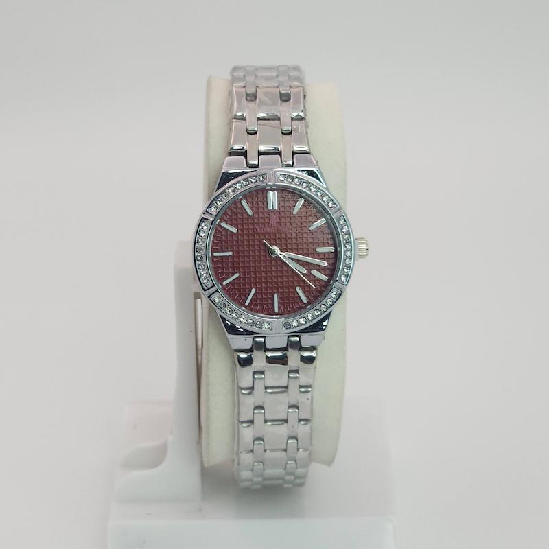 ساعت مچی زنانه اودمار پیگه Audemars Piguet با موتور کواتز و طراحی مینیمال کد 4651