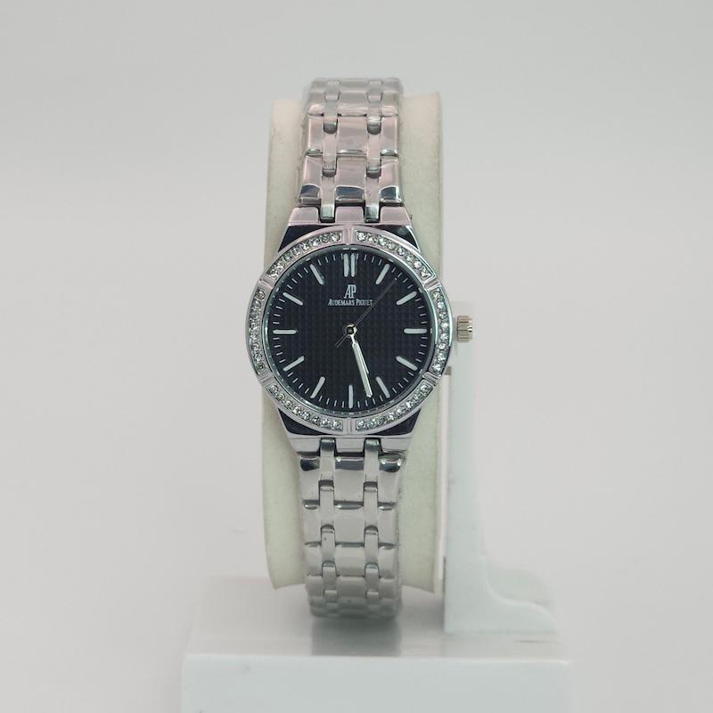 ساعت مچی زنانه اودمار پیگه Audemars Piguet با موتور کواتز و طراحی مینیمال کد 4652