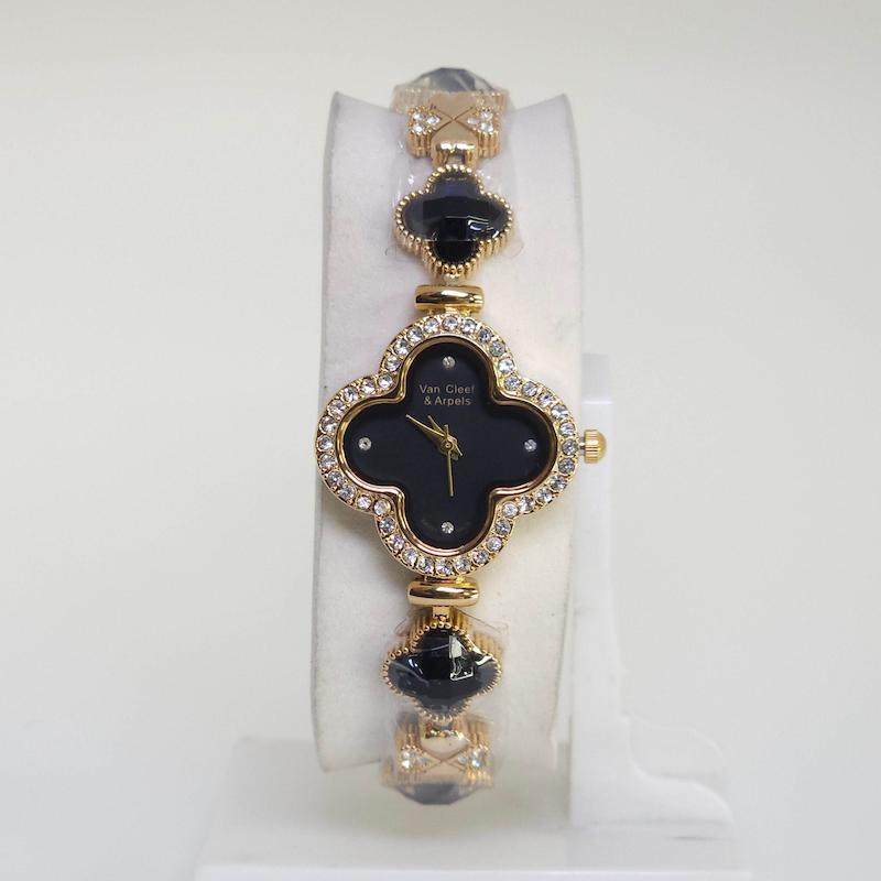 ساعت مچی زنانه ون کلیف Van cleef and Arpels  با موتور کوارتز ژاپن قفل دستبندی کد 4745