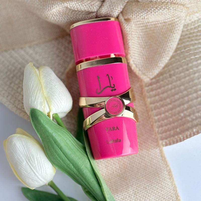 عطر زنانه مینی لطافه مدل یارا کندی (سرخابی) – 30ml