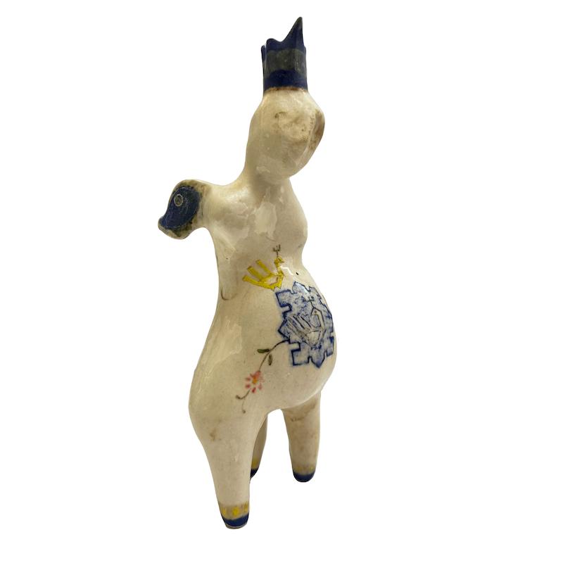 مجسمه فرشته ایستاده