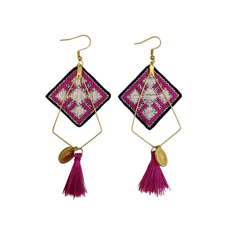 گوشواره سوزن دوزی