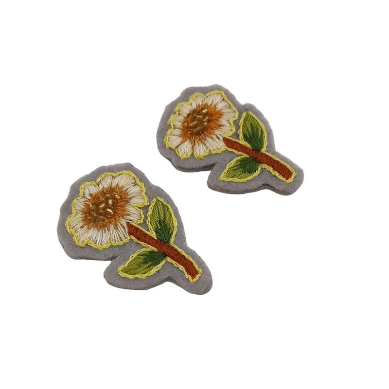 گوشواره گلدوزی