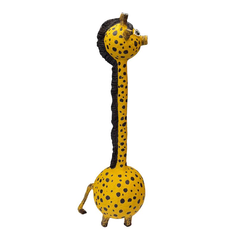 مجسمه زرافه بزرگ