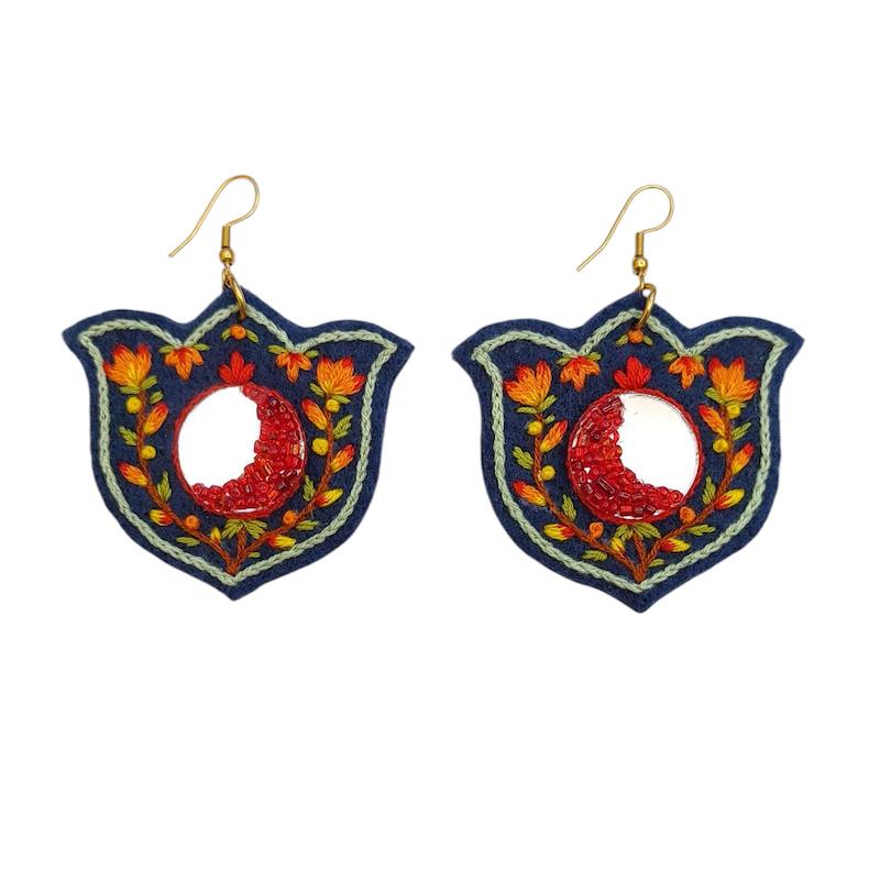 گوشواره گلدوزی