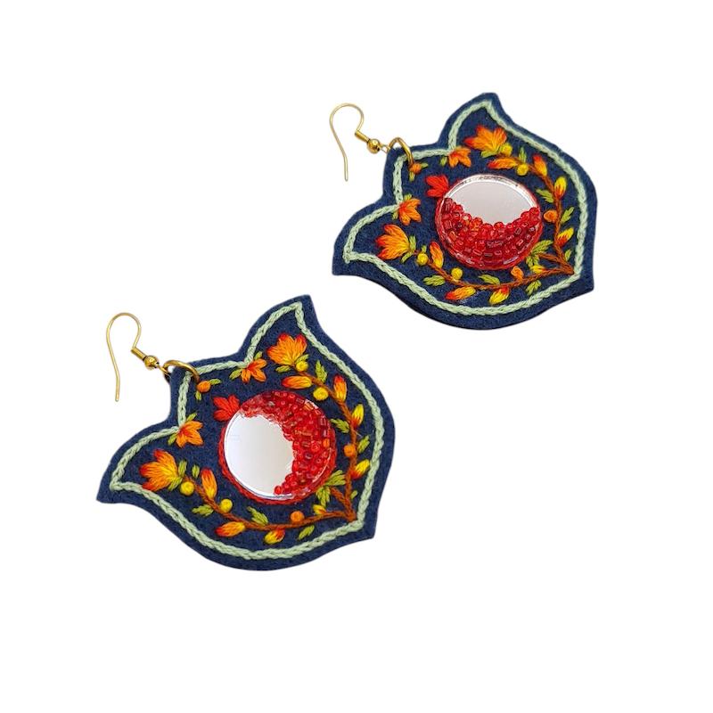 گوشواره گلدوزی