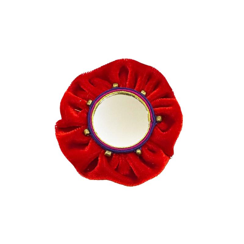 سنجاق سینه حریر