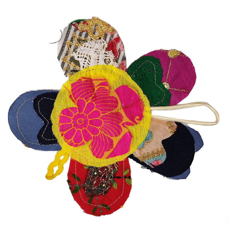 سنجاق سینه گل