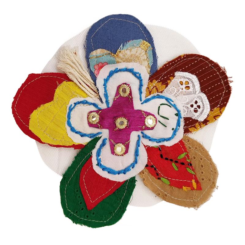 سنجاق سینه گل