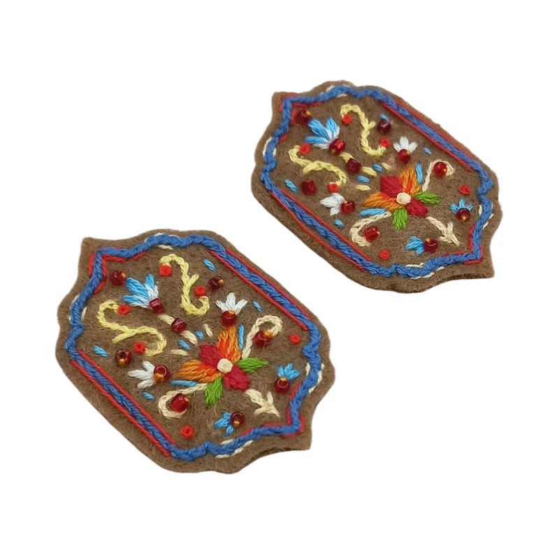 گوشواره گلدوزی
