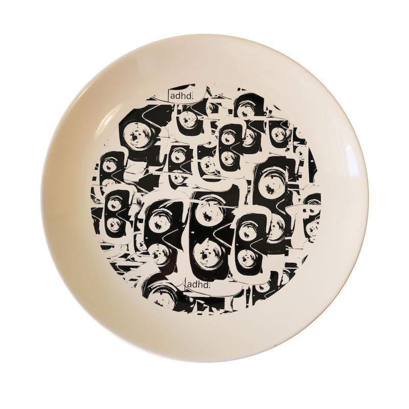 بشقاب طرح متاورس