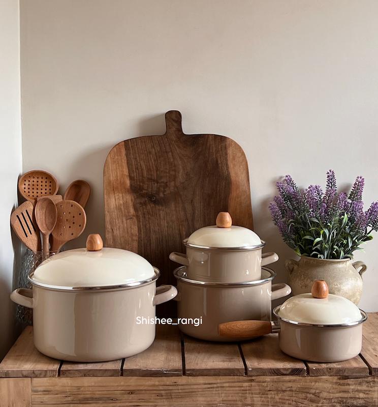 ست ۸ تیکه قابلمه لعابی وارداتی