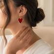 گوشواره قلبی رزینی قرمز دست‌ساز | گوشواره قلب عاشقانه با فریم طلایی