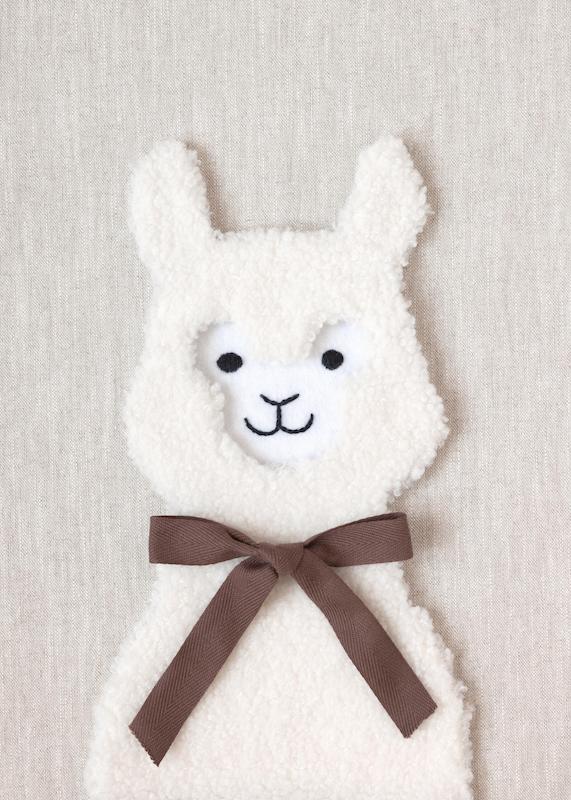 تابلو Furry Llama در دکوراسیون مدرن