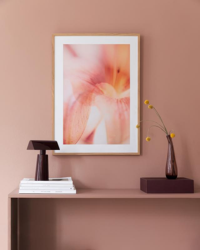 تابلو Coral Lily No1 در دکوراسیون مدرن