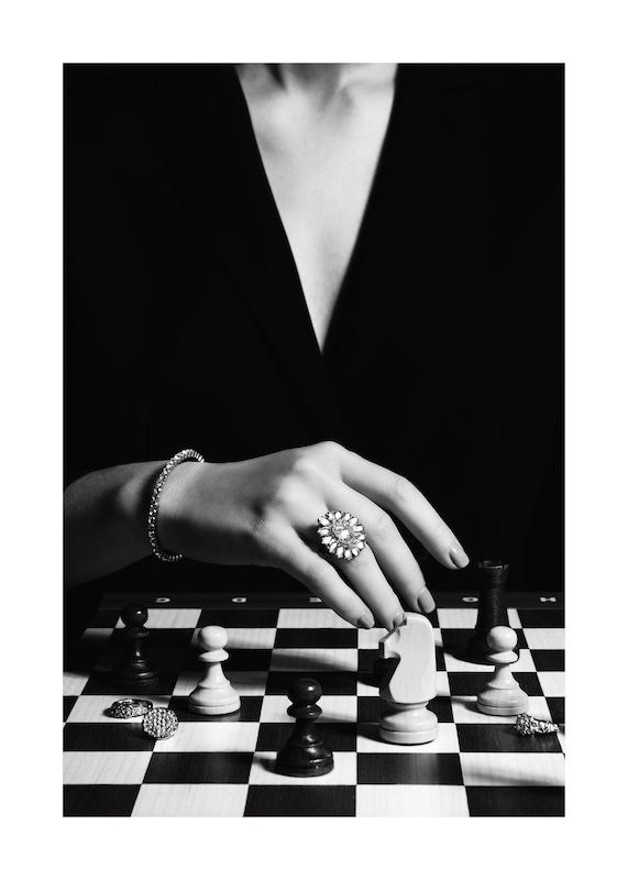 تابلو Playing Chess در دکوراسیون مدرن