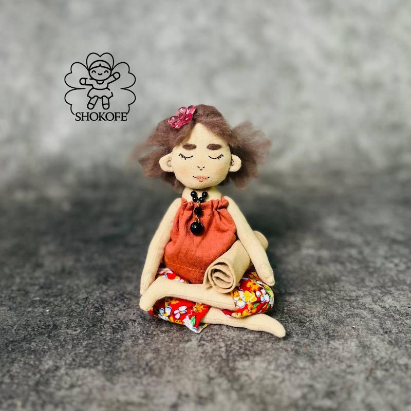 عروسک یوگا کوچک کد ۵۵