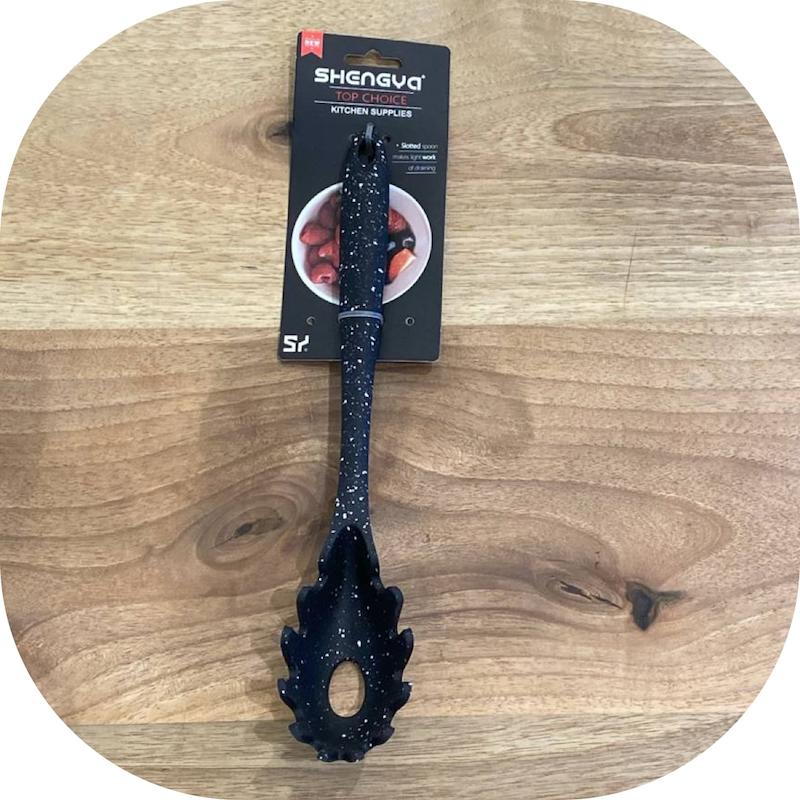 کفگیر ماکارونی سیلیکونی گرانیت شنگیا