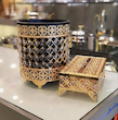 سطل و دستمال اماراتی تمام طلایی کنار سالنی