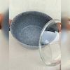 قابلمه چدن گرانیتی هاناتک سایز ۳۲ رنگ طوسی درب پیرکس