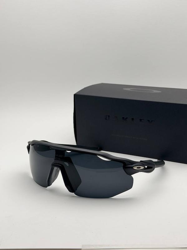 عینک Oakley radar EV کد ۱۶۴۳