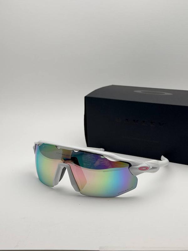 عینک Oakley radar EV کد ۱۶۴۳
