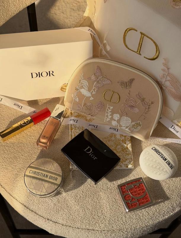 کیف میکاپ دیور 