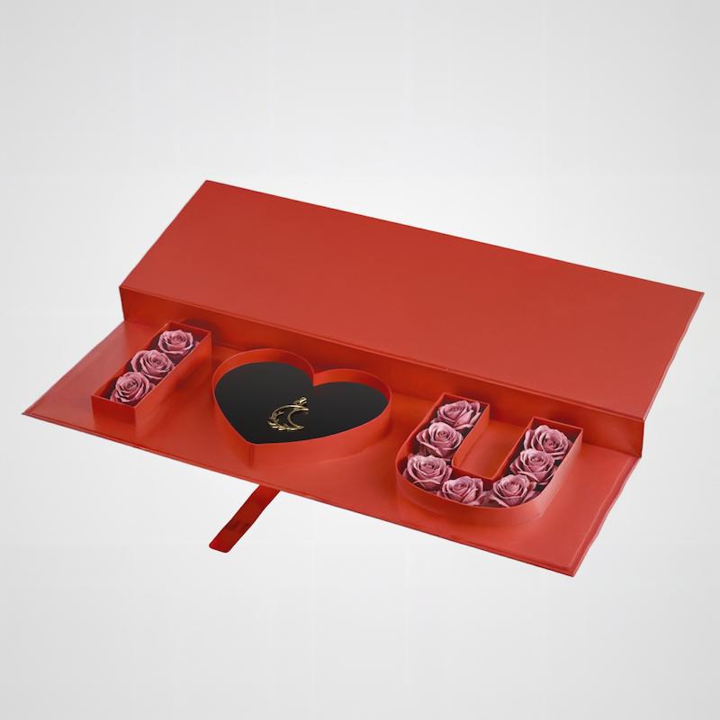 پلاک طلا 18 عیار مدل ماه و برگ کد kc18592 به همراه باکس گل