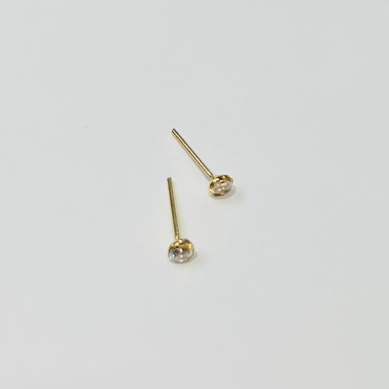 گوشواره طلا 18 عیار زنانه گالری زرنوش مدل گوشواره میخی تک نگین کد ZGE002697