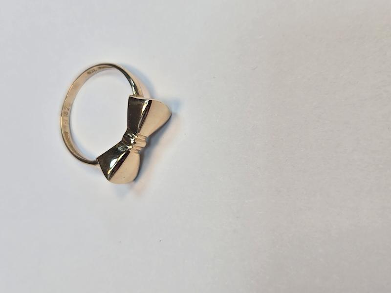 انگشتر طلا 18 عیار زنانه پریدخت گالری مدل پاپیون کد PAR001719