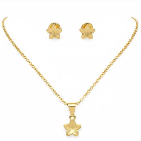 سرویس طلا 18 عیار زنانه پیرو گلد گالری مدل نیم ست مدل گل کد PIS001552