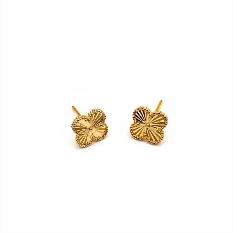 گوشواره طلا 18 عیار زنانه طلای آماندا مدل ونکلیف کد AME001658