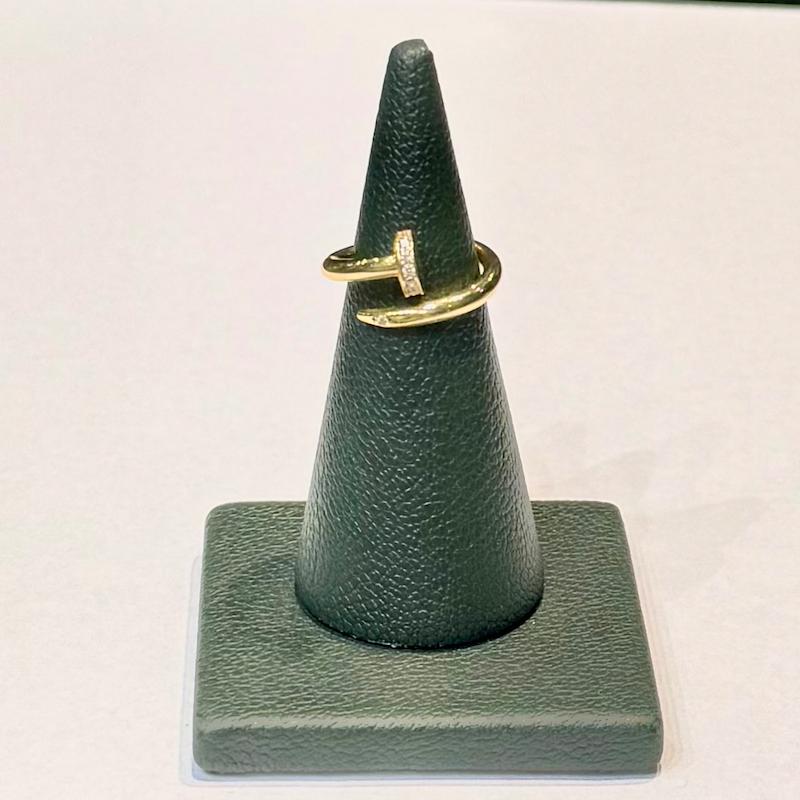 انگشتر طلا ۱۸ عیار انگشتر ميخ كارتيه نگيندار گالری زرنوش