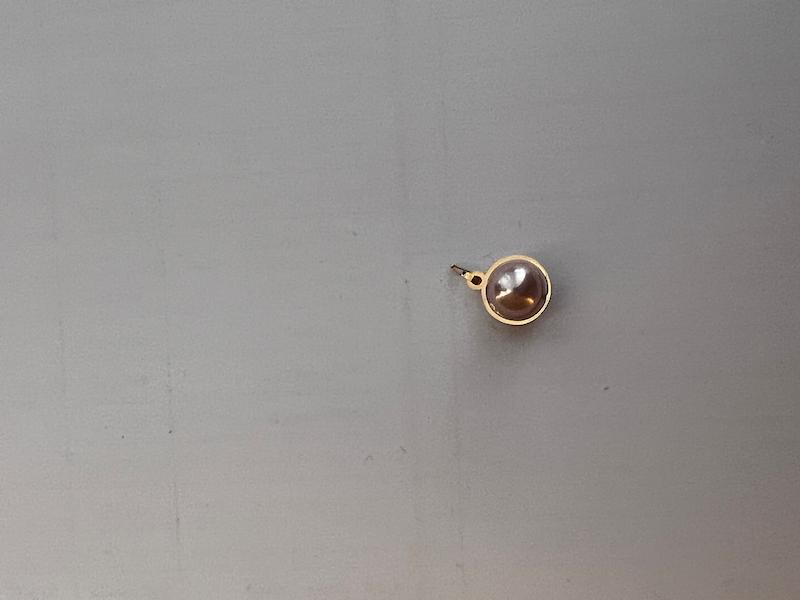 آویز طلا ۱۸ عیار مرواریدی تاس گالری