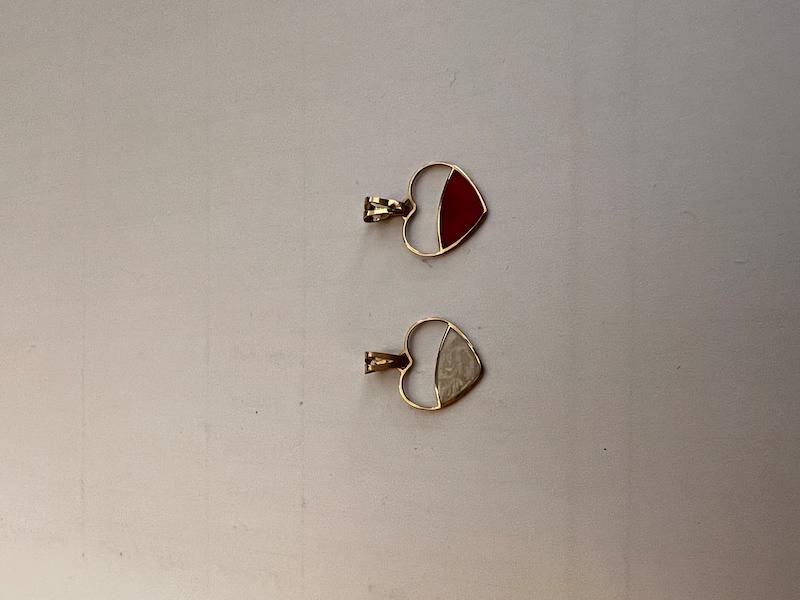 آویز طلا ۱۸ عیار مینا قلب تاس گالری