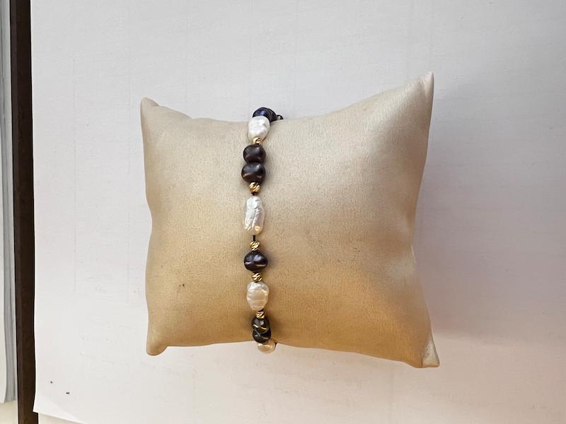 دستبند طلا ۱۸ عیار مرواریدی تاس گالری