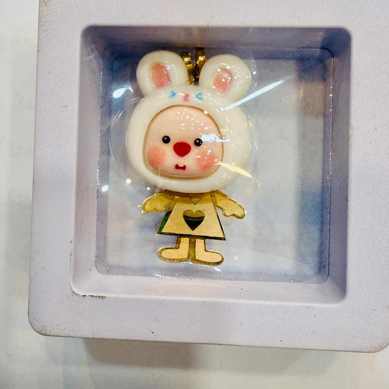 آویز طلا ۱۸ عیار عروسکی گالری الیاگلد