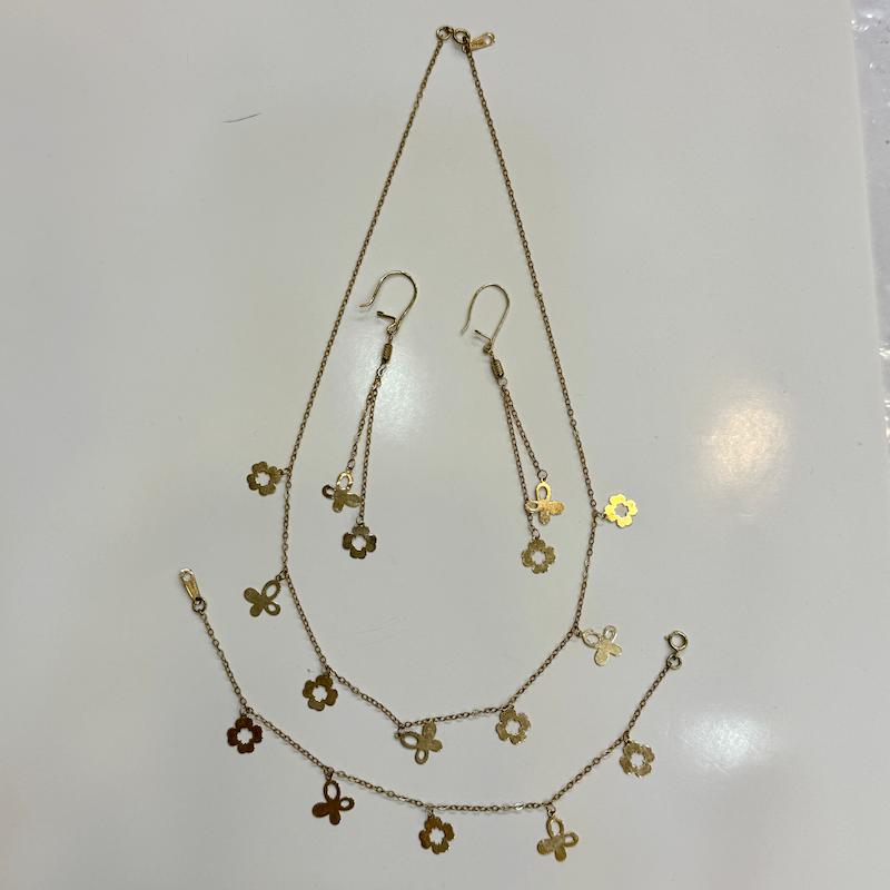 سرویس طلا ۱۸ عیار سرویس گل و‌پروانه اویز گالری الیاگلد